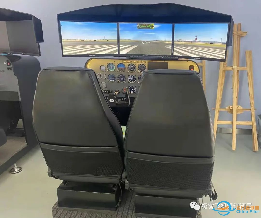 2台塞斯纳172飞行模拟器出售,九成新,双座三屏配置,适合教学和航空科普研学!