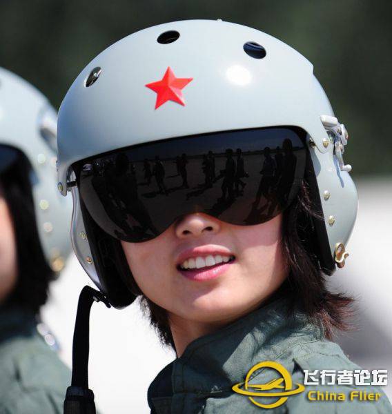 各国美女飞行员齐亮相-9895 