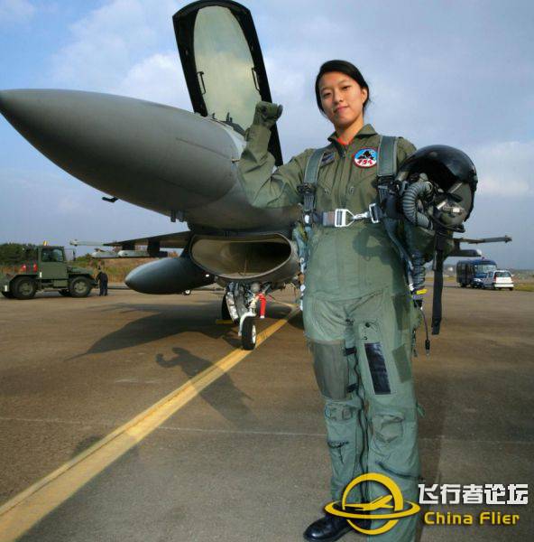 各国美女飞行员齐亮相-7314 