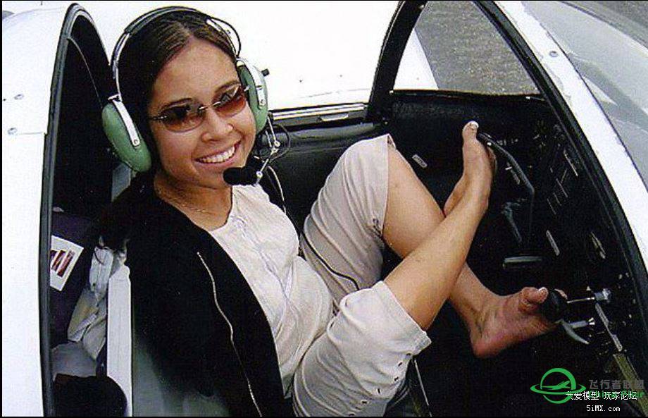 转贴——女子天生无双臂 武术潜水开飞机无所不能-1289 