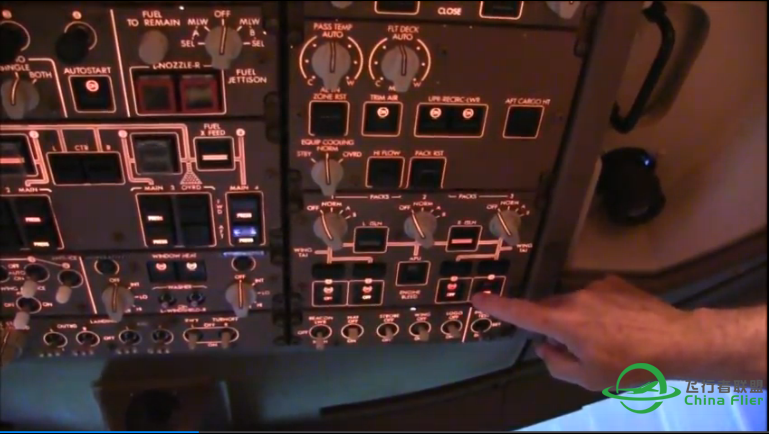 747-400模拟器：冷舱启动和起飞程序视频 720p高清-9774 