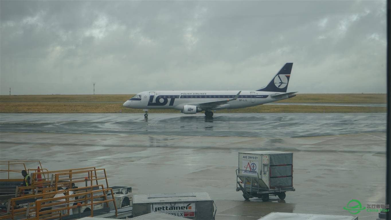 巴黎戴高乐 国航微笑中国， NAN787，SAS FIANIR LOT。。-5871 