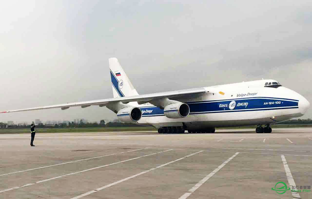 新图：“空中巨人”AN124平稳降落青岛机场-1830 