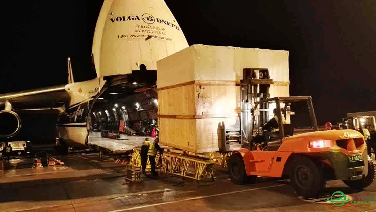 新图：“空中巨人”AN124平稳降落青岛机场-5943 