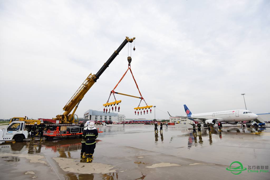 青岛航空空客A320演习-7340 