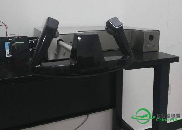 新鲜出炉的全动型飞行模拟器的外设大摇杆 第一时间给坛友-9855 