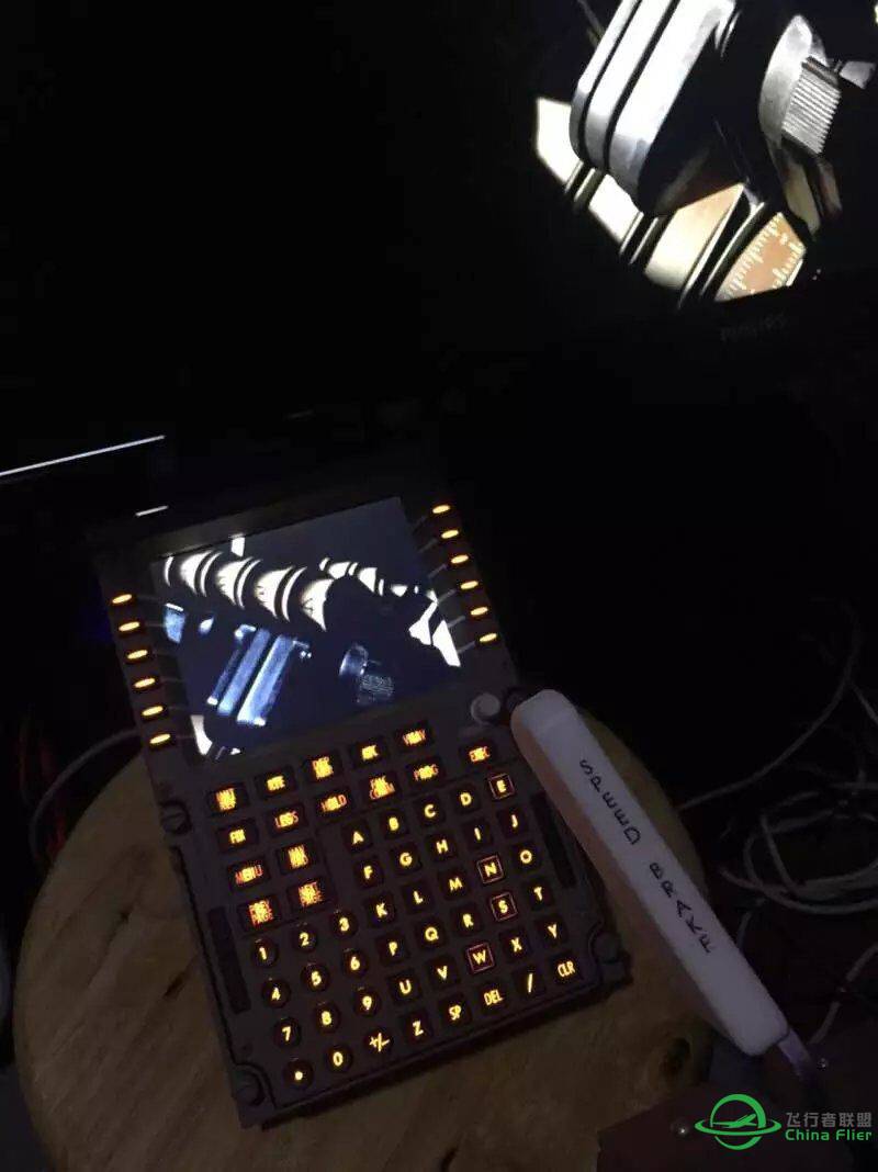 波音747中的CDU-4222 