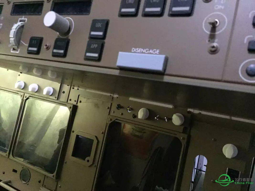 波音747 MIP-1099 