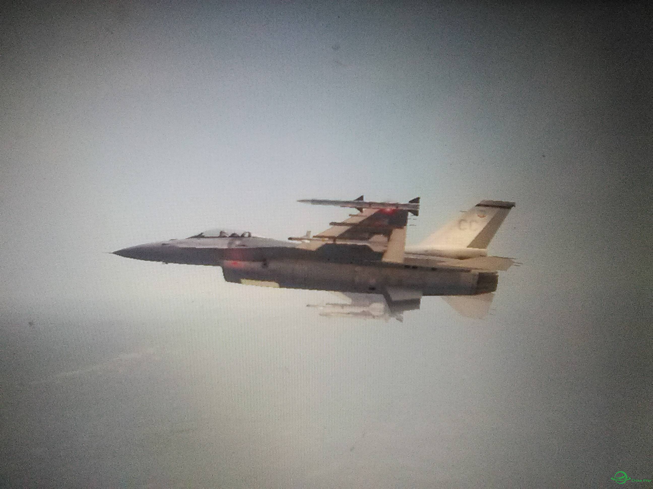F16空中狗斗-3958 