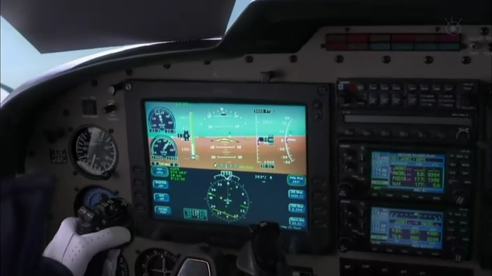 想问一下图中是一样的飞机么-5317 