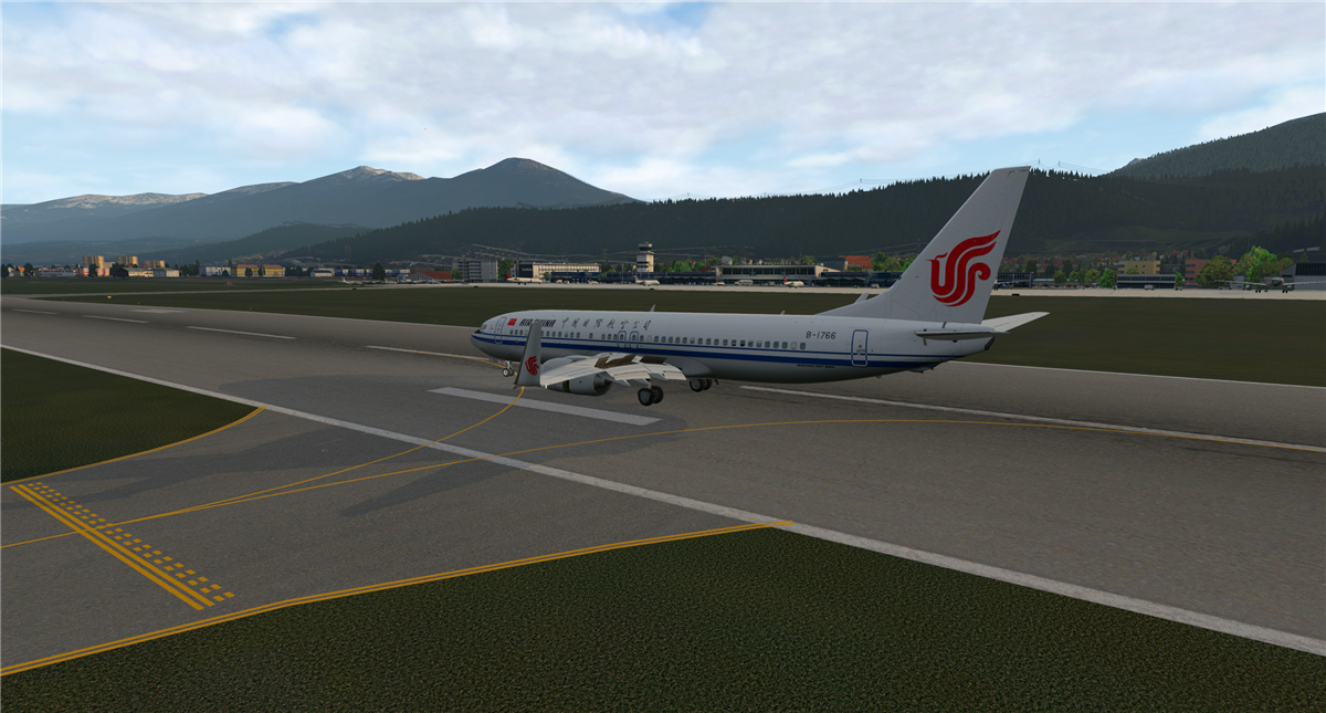 国航B737降落因斯布鲁克机场（XP11）-6818 