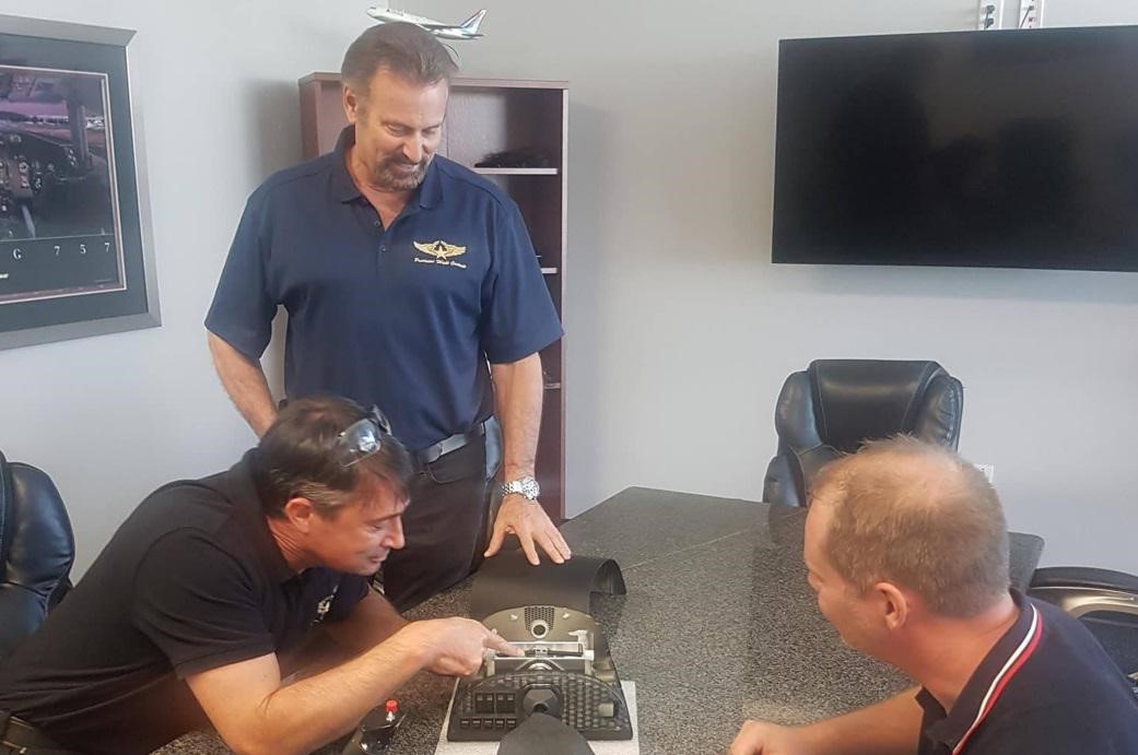 Honeycomb（蜂窝）阿尔法 YOKE&amp;开关面板控制器正式在中国发售-5505 