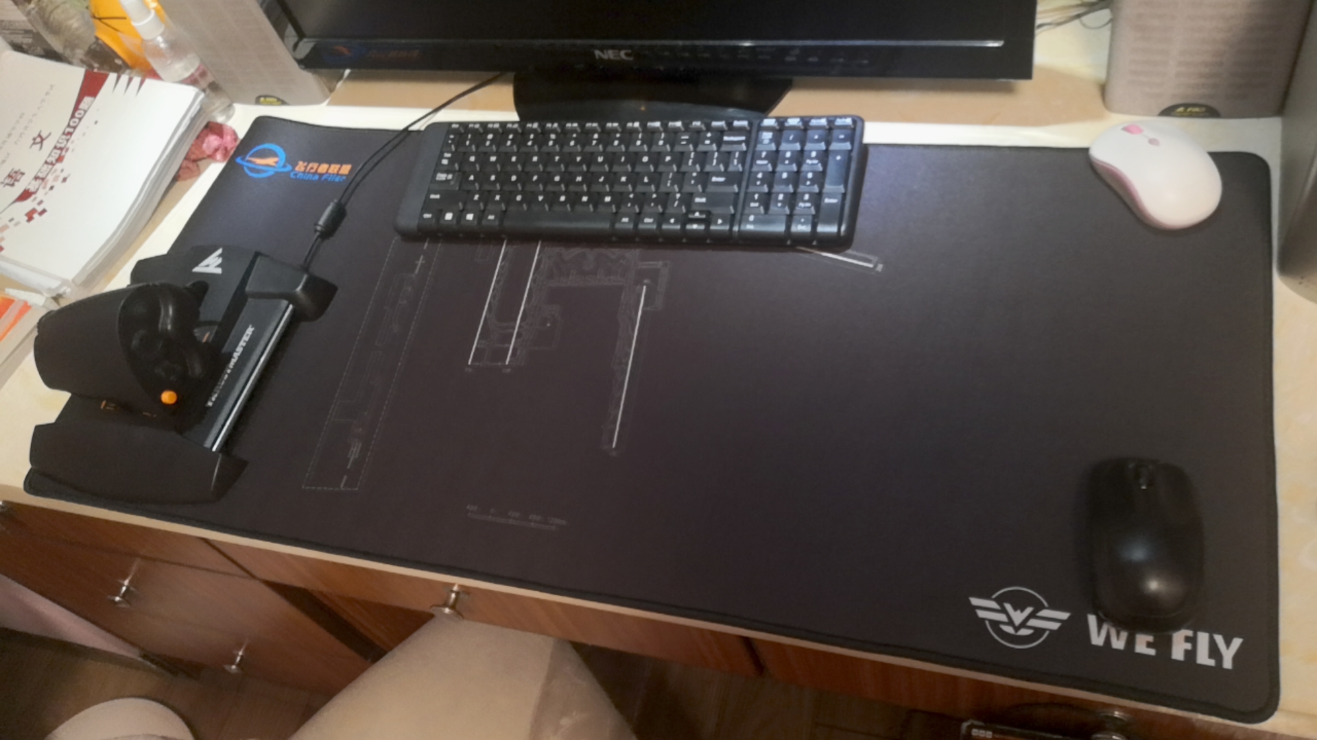 来自飞行者联盟的鼠标垫-853 