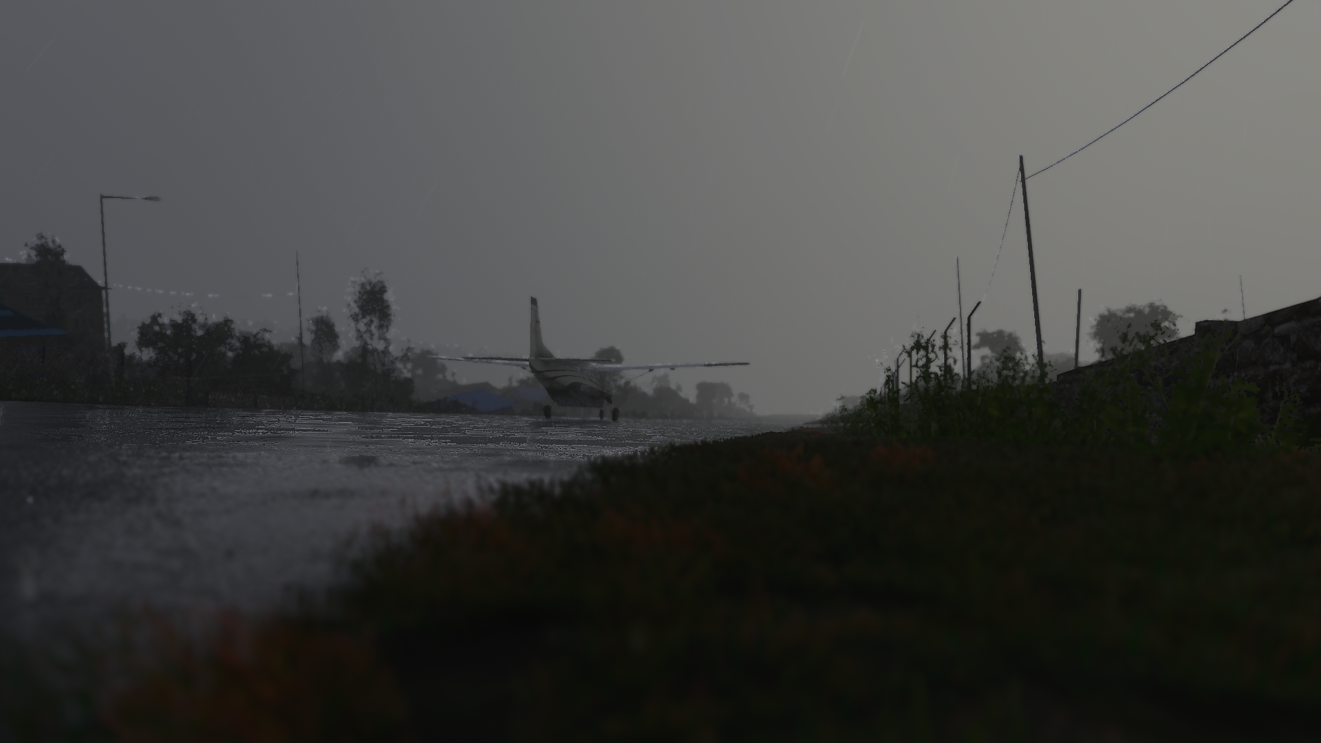 雨中的卢卡拉机场...-9918 