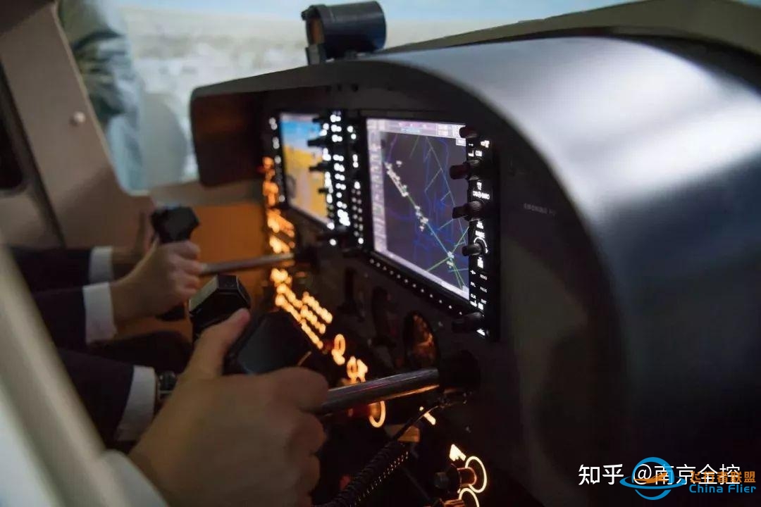专业六自由度平台厂家告诉你国内飞行模拟训练行业现状-6444 