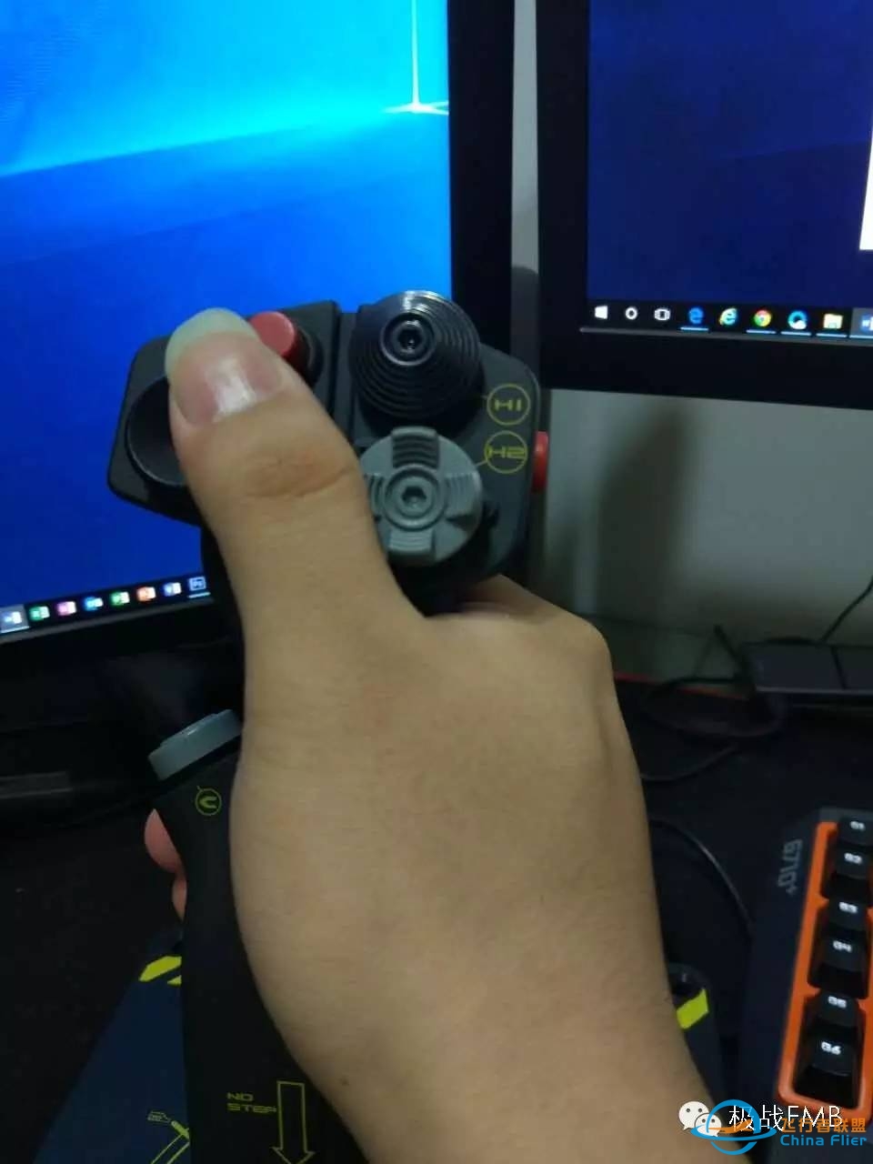 飞行控的福音!专业飞行摇杆——赛钛客X55测评-1860 