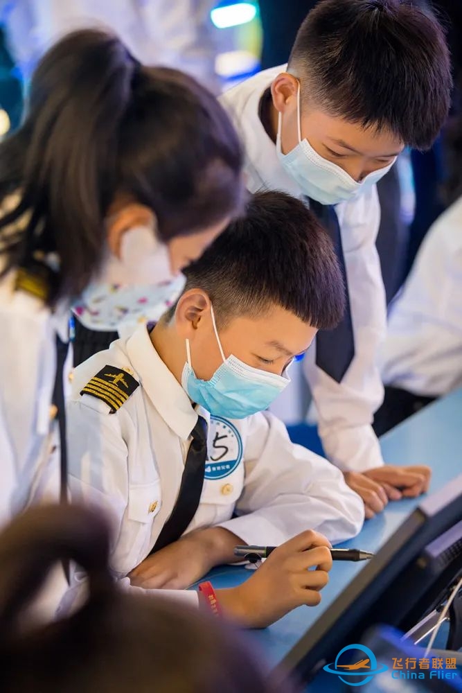 [飞行奇遇记2.0升级版上线]5月3日,变身中国小机长,get开飞机新技能,波音塞斯纳双机型驾驶,机场安检情景模拟,5D影院~-4333 