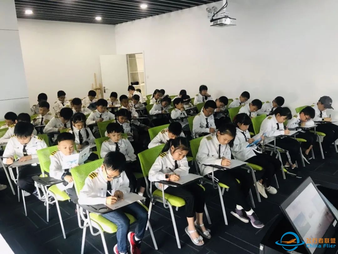 快来打卡!塞斯纳172飞机驾驶机会来了!换个角度俯瞰厦门全景!-1402 