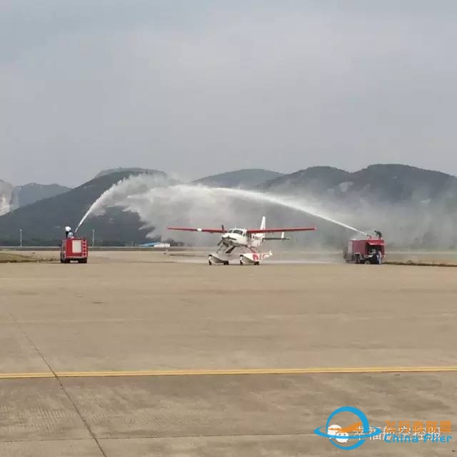 上海飞舟山的一架水上飞机昨撞桥坠毁!机上5人死亡,乘客全是记者!-562 