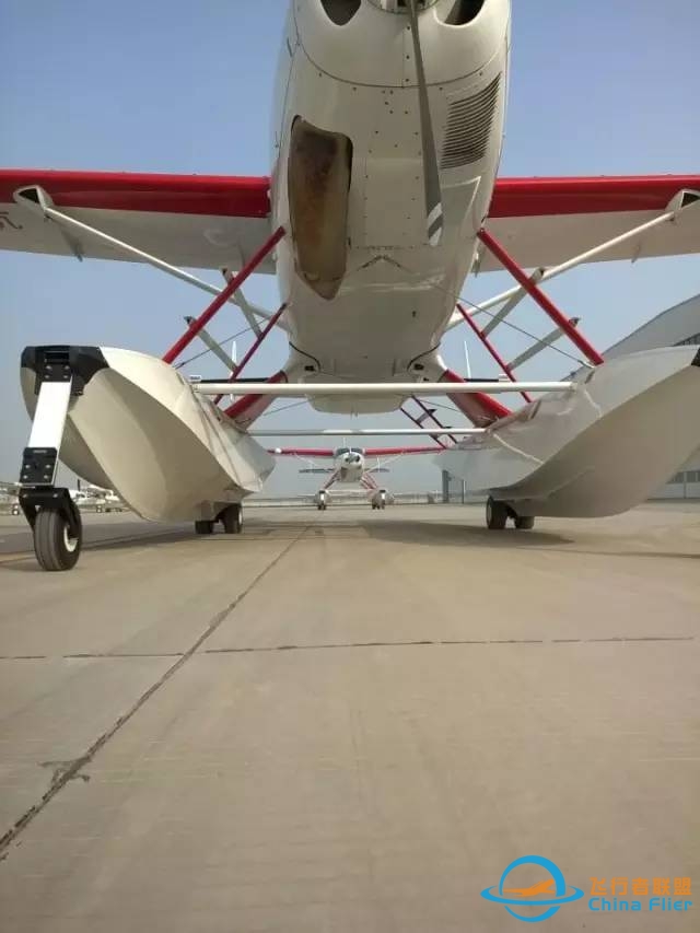 上海飞舟山的一架水上飞机昨撞桥坠毁!机上5人死亡,乘客全是记者!-9044 