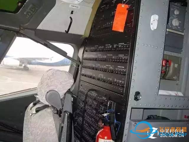 走进波音737飞机驾驶舱-9189 