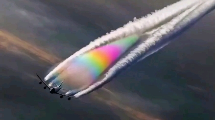 最后一架波音747下线！看波音747客机尾部的彩虹轨迹-662 