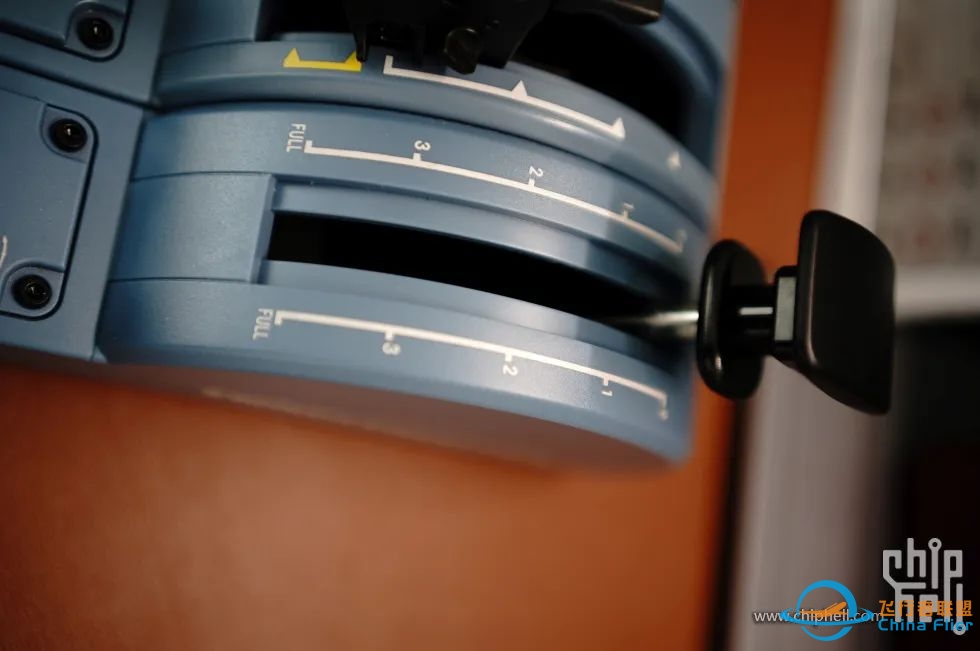 [电脑] 向风而行的飞行员舒克--图马思特TCA空客摇杆套装赏析-7459 