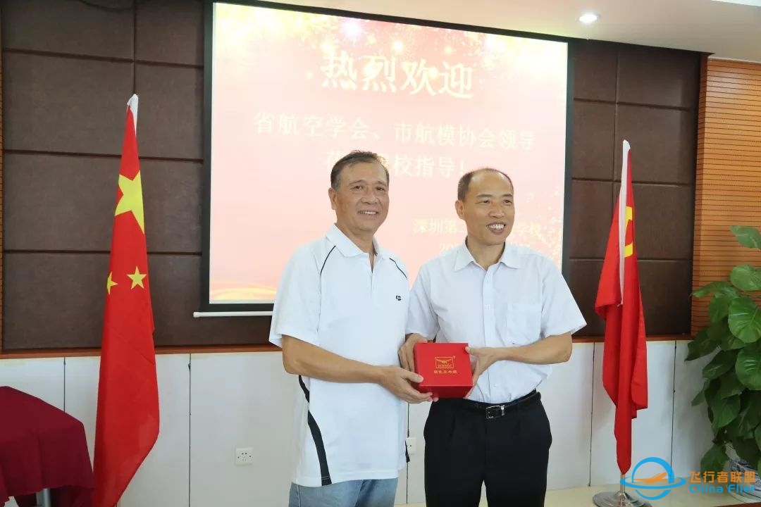 驾驶战斗机,自装波音737模拟驾驶舱,这个学校学生太强!-4792 