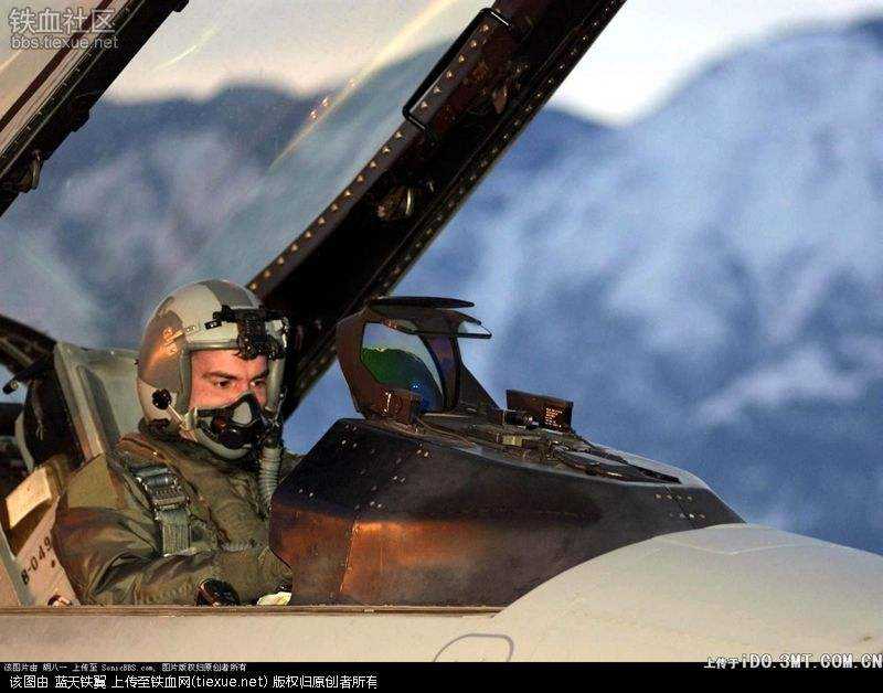 仿真衍射式HUD平显飞行模拟器-5780 