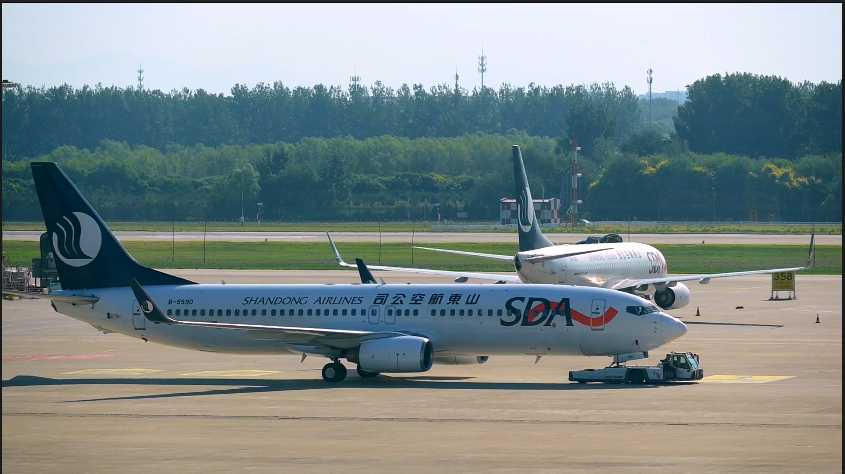 山东航空波音737-5609 