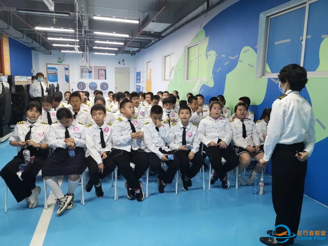秋游找万妈【班级定制⑥】 天空之城淘气堡、空客A320升降操作、塞斯纳172五边飞行模拟、DIY小飞机……-2823 