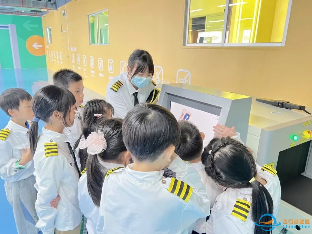 1日营 | 比亚迪云巴列车、手工航模、模拟飞机驾驶,做个小小飞行员!-915 