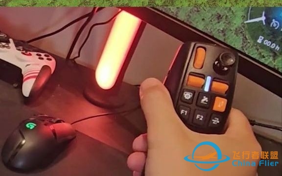 图马思特重型装备摇杆，用外设玩游戏比键盘舒服多了Thrustmaster图马思特  模拟农场-6731 