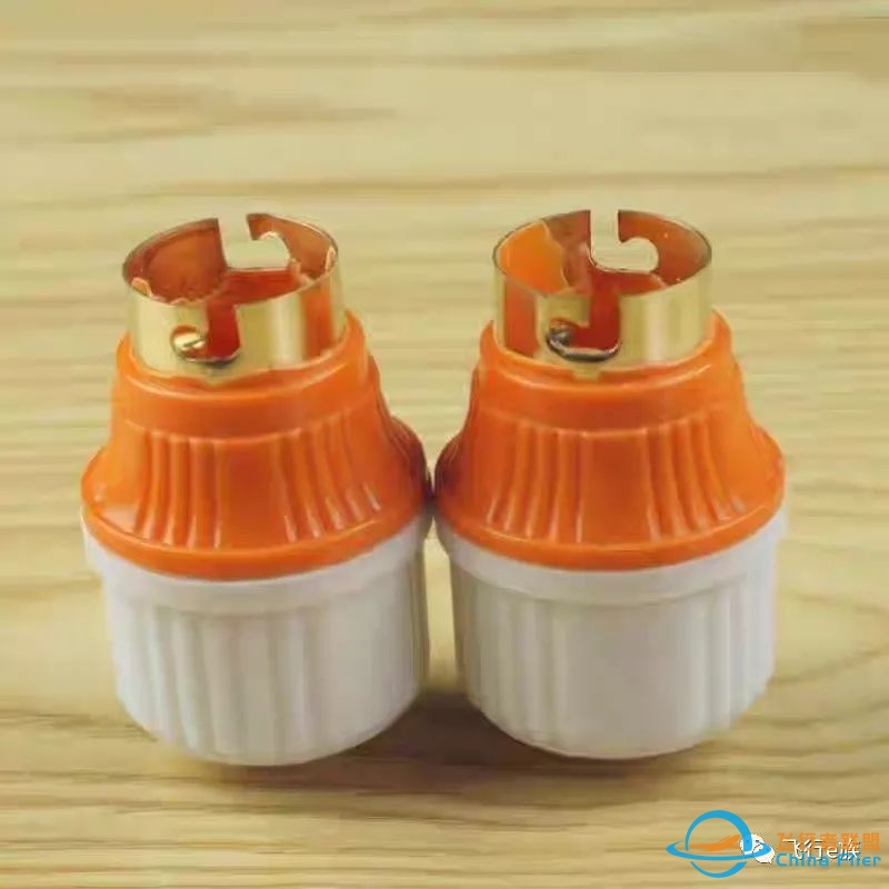 驾驶舱里的螺丝为什么都是一个朝向的?-7378 