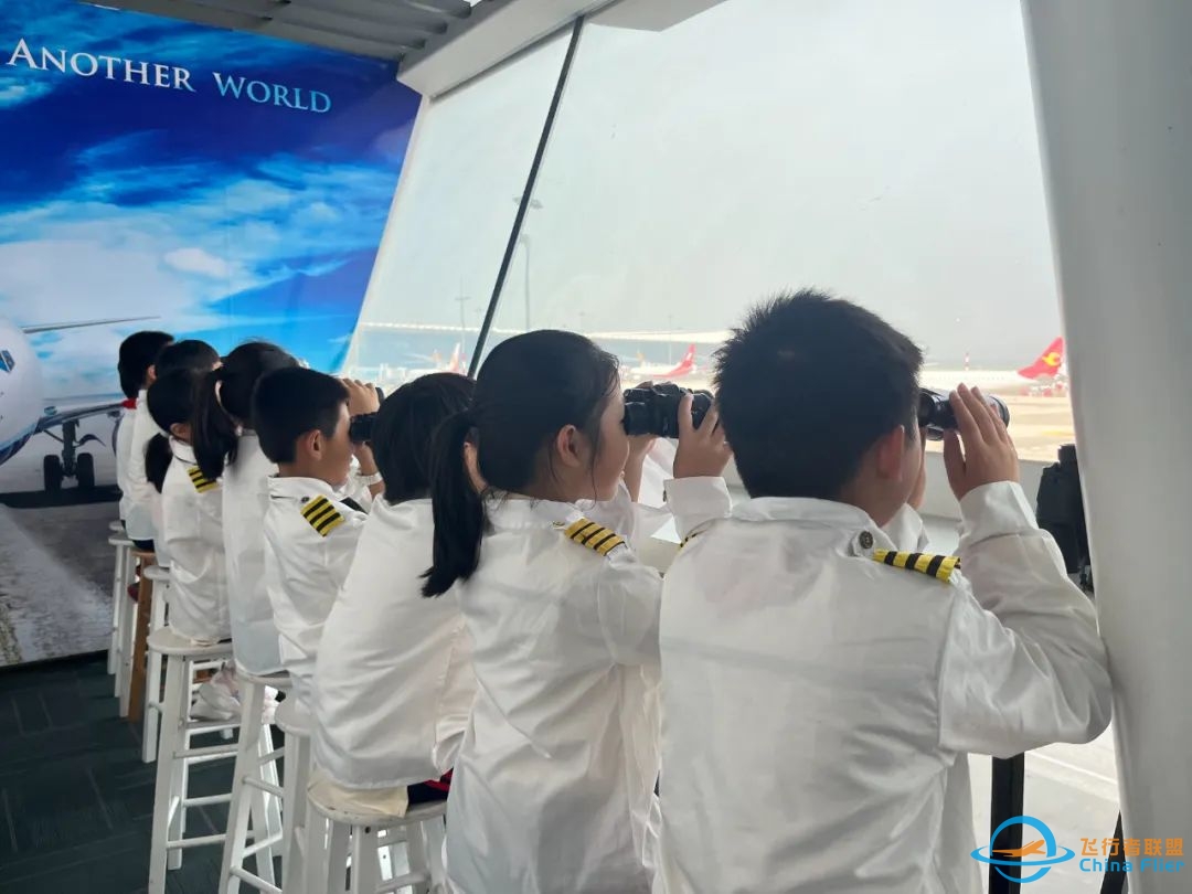 “放飞梦想,体验航天”暨践行社会主义核心价值观研学活动——翔安区金海小学2024年科德航空研学活动-2421 