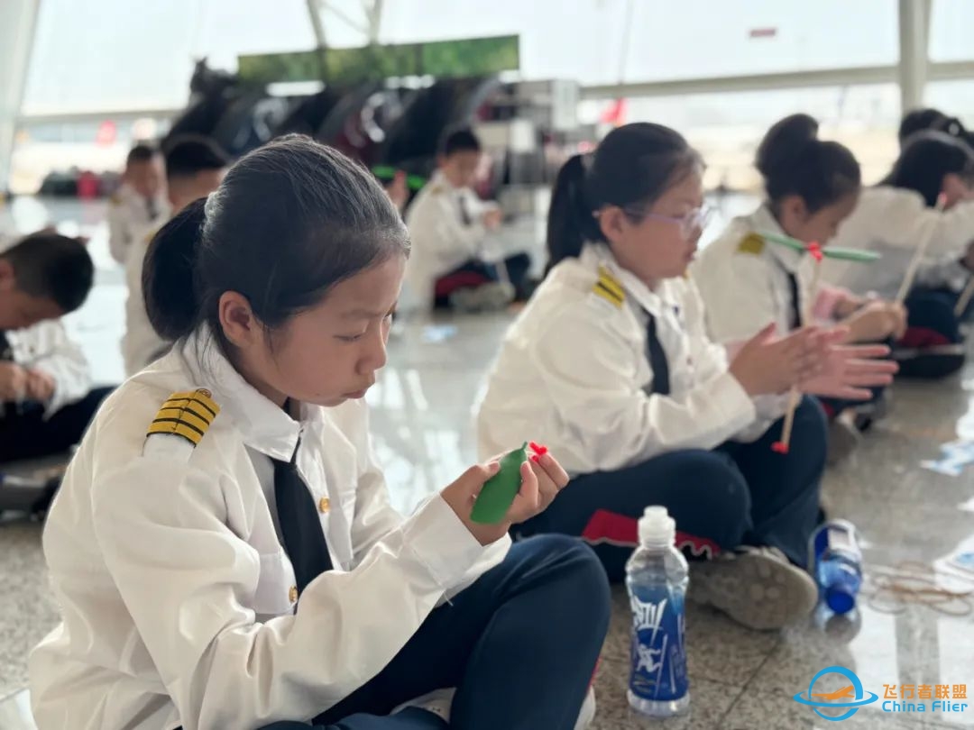 “放飞梦想,体验航天”暨践行社会主义核心价值观研学活动——翔安区金海小学2024年科德航空研学活动-7936 