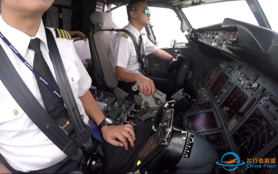 【驾驶舱视角】国航B-737—北京—昆明-6958 