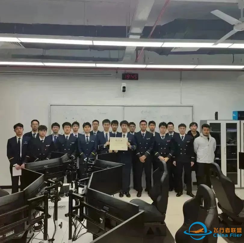 热爱飞行的你,快来加入模拟飞行科创训练营!-5706 