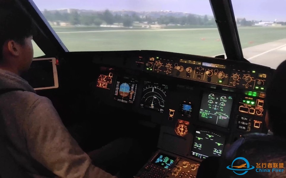 高中生驾驶空客320 D类全动模拟机 6次本场起落航线集锦 原声4K60帧-3478 