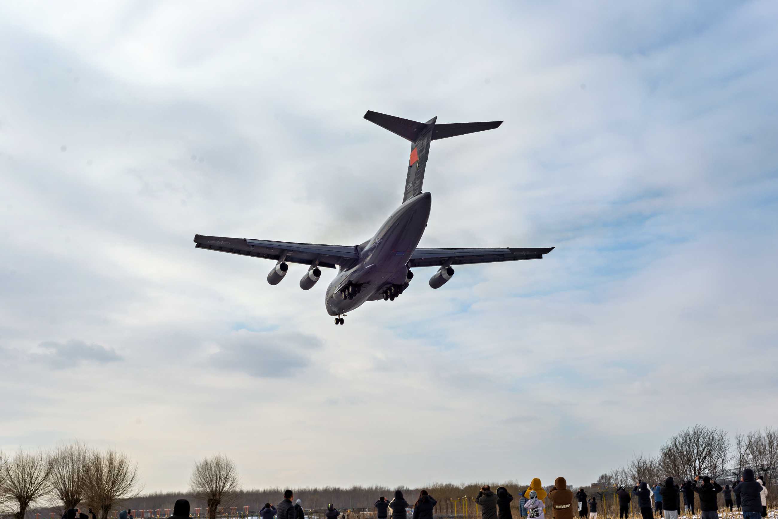 沈阳桃仙机场 运20—20048-7054 