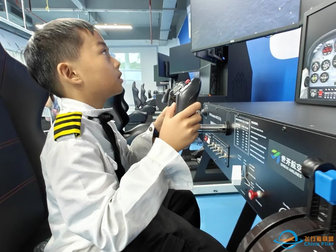 班级定制-航空研学一日营-飞行知识学习、空客A320模拟驾驶、逃生技巧学习、竞技道闯关、塞斯纳172飞行模拟练习、机场沙盘讲解等-1552 