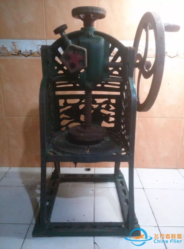 请问下面图片中是什么机器?它能手摇-1890 