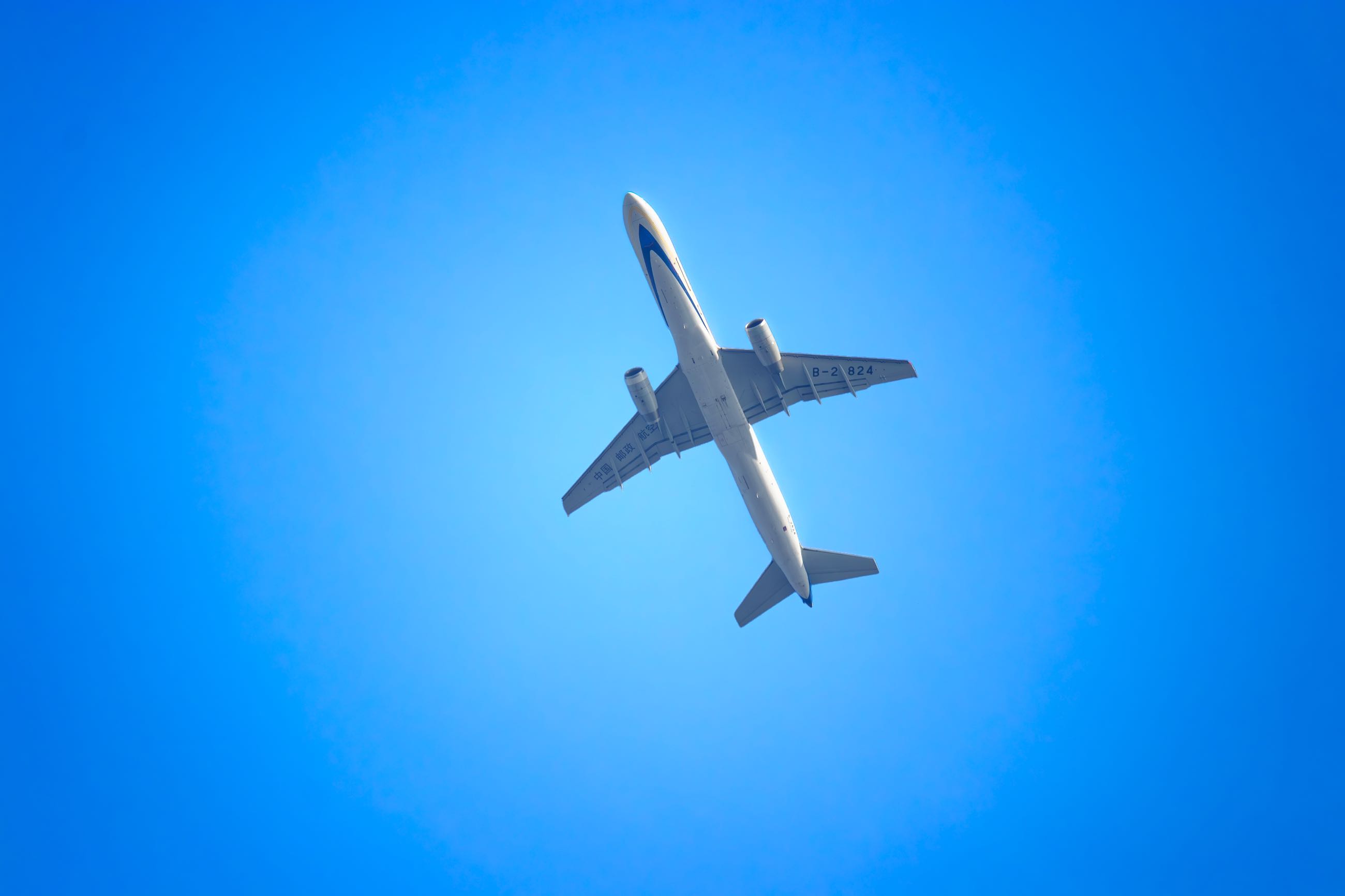 挑一架拍过的飞机模拟它的航线2-823 