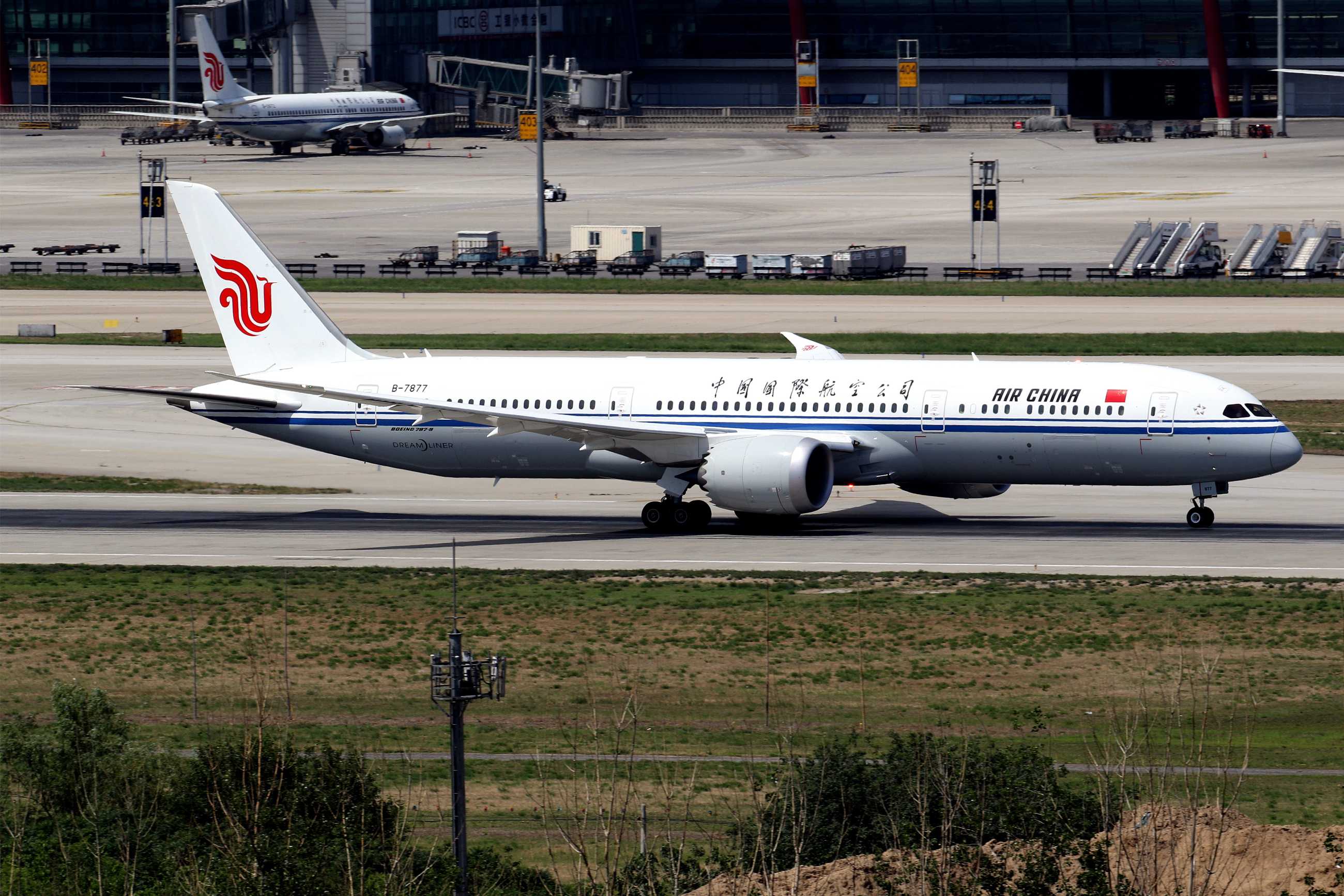 发一些十年前在首都机场拍的飞机-121 