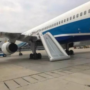 民航飞机上为什么有“滑滑梯”