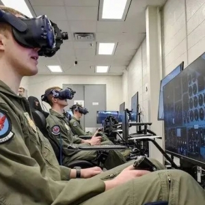 美国空军航空大学接收首台T-6A教练机虚拟现实模拟器