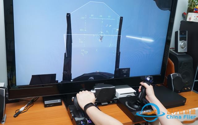 对于飞行它是认真的：罗技 X56 HOTAS仿真飞行摇杆-5114