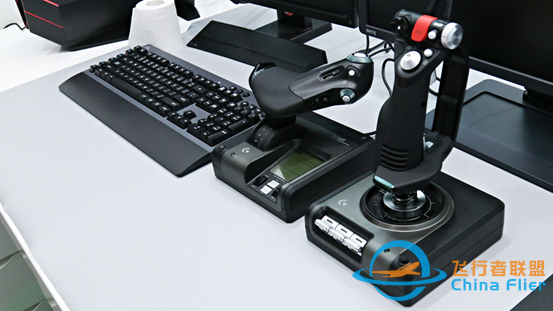 罗技 G X52/X52 PRO/X56 模拟飞行摇杆评测：克敌机先-4672