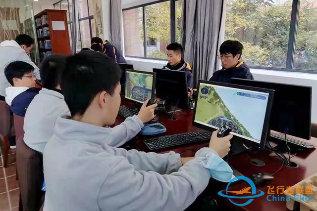 酷~嘉定这所学校里“藏”着上海首家航空运动模拟飞行训练基地-335