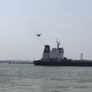 空中未来浅谈无人机技术在船舶引航领域的应用研究